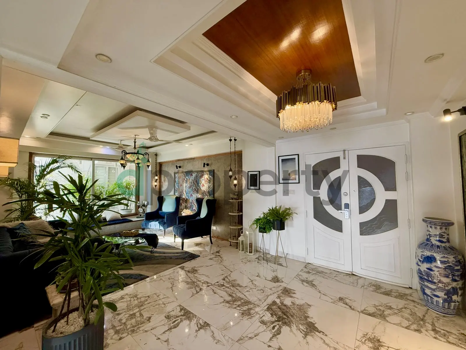 3400 SFT Luxurious Full Furnished South Face Apartment 9th Floor for Sale at Bashundhara R/A