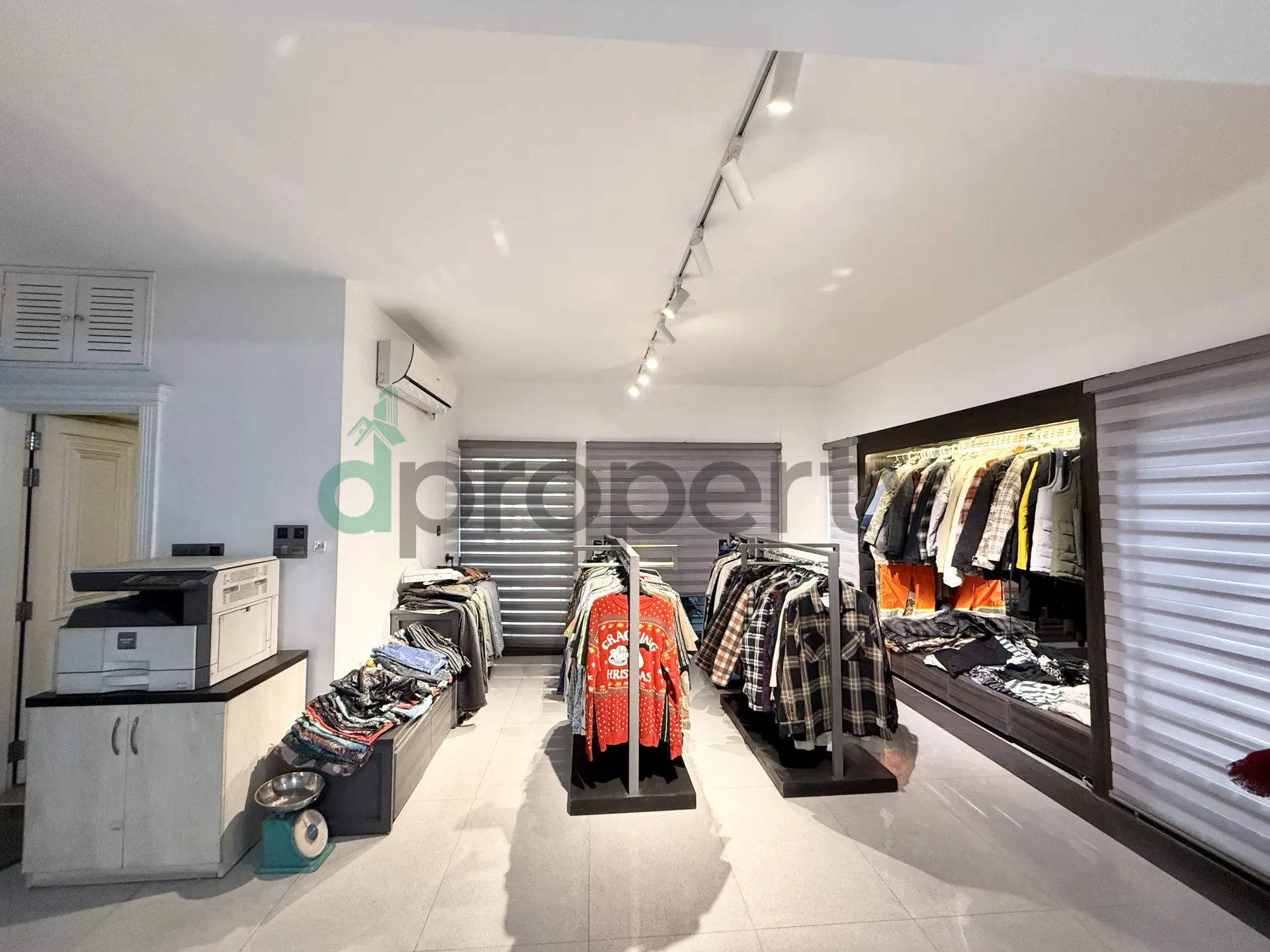 2500 SFT Full Furnished Office rent at First Floor
