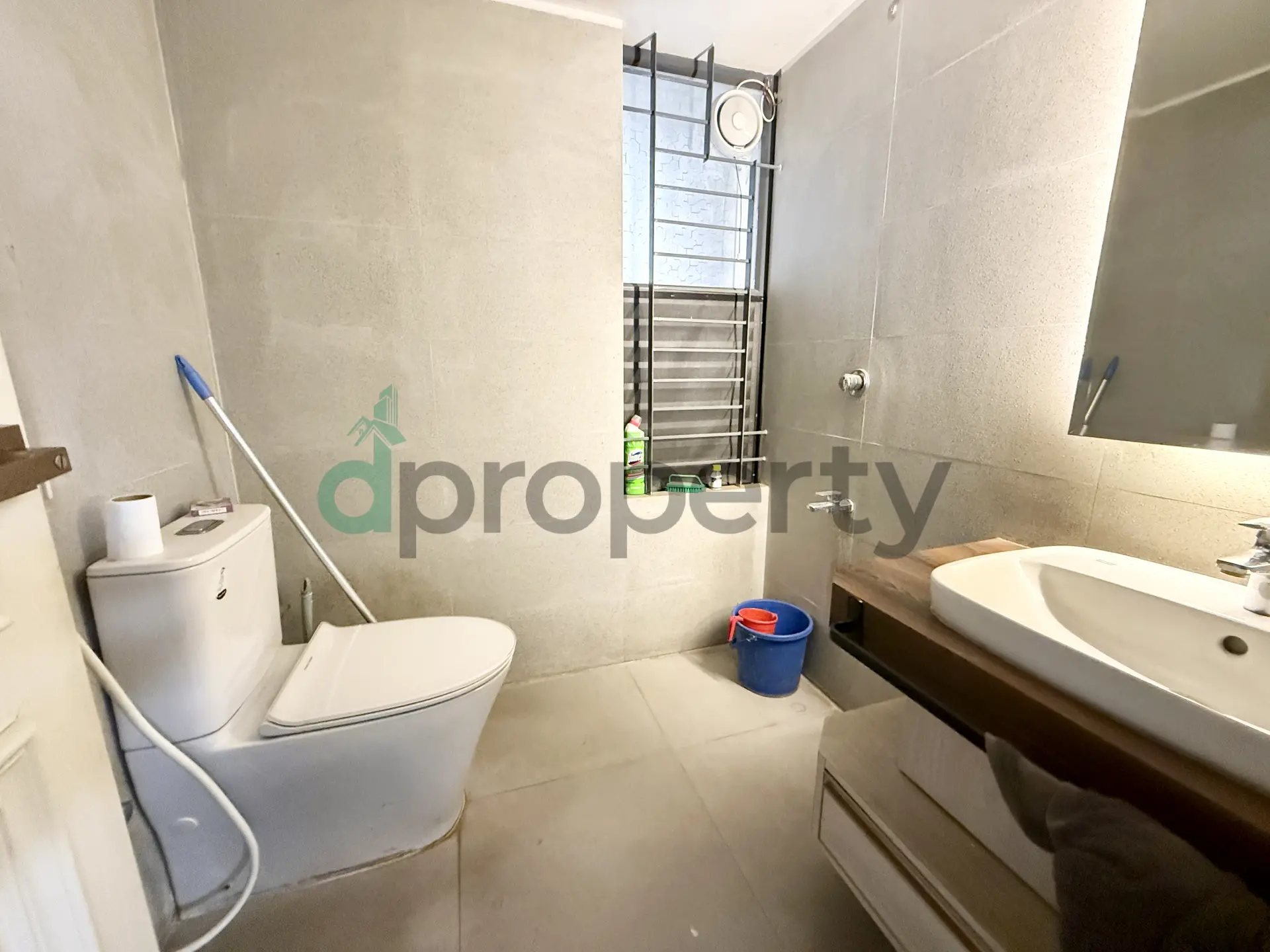 2500 SFT Full Furnished Office rent at First Floor