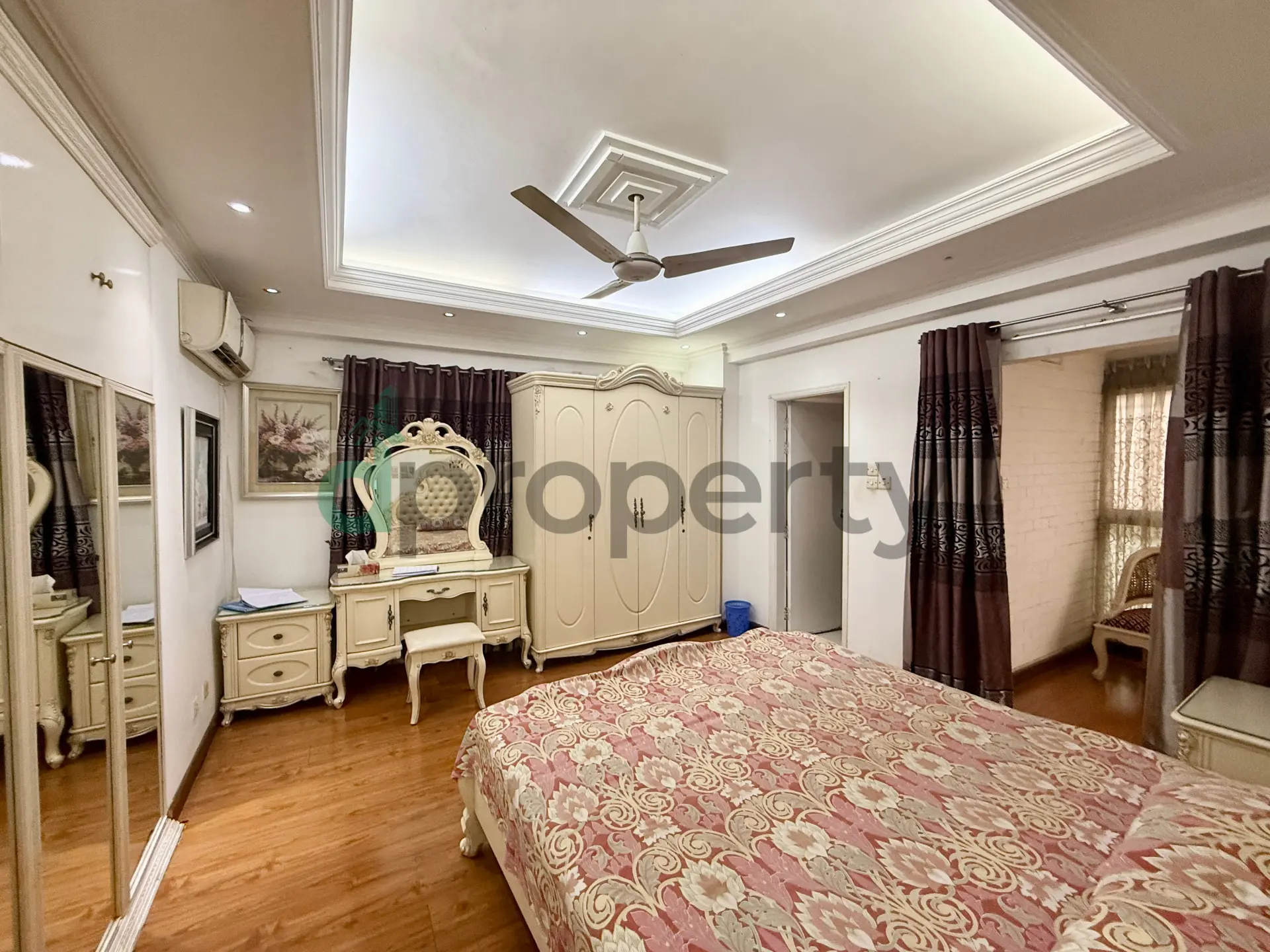 2300 SFT Luxurious Fully Furnished South Face Apartment 3rd Floor for Rent at Bashundhara R/A