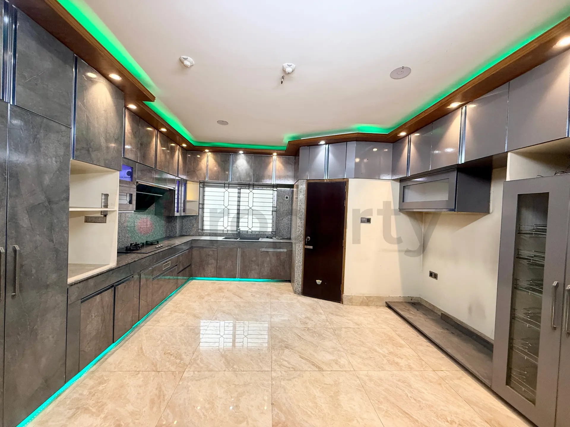 3200 SFT Luxurious Semi Furnished Duplex South Face Flat Rent at Bashundhara R/A
