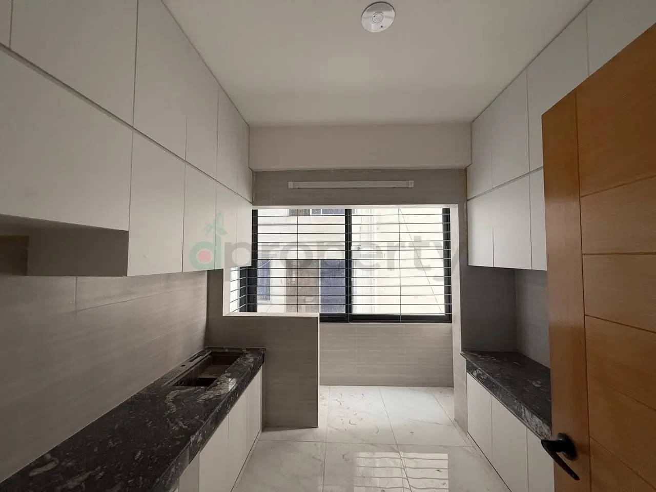 2000 SFT Luxurious Semi Furnished Fair Face Flat Rent at Bashundhara R/A
